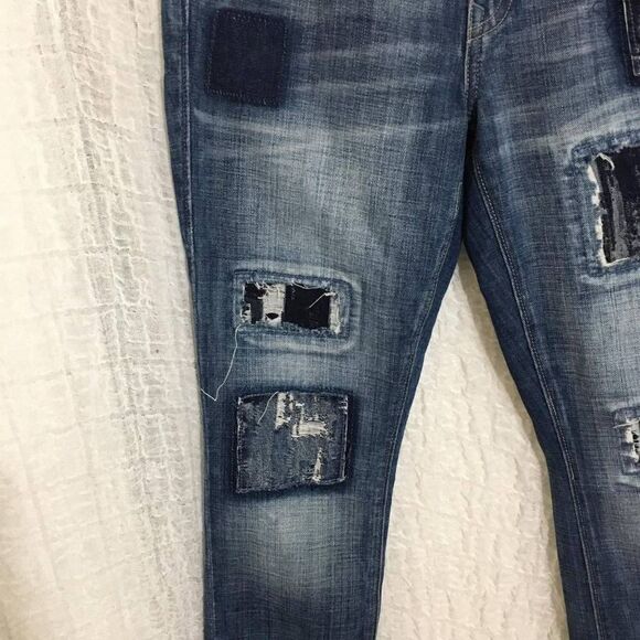 True Religion "Cameron" Patched Distressed Jeans Size 25 - Picture 8 of 12